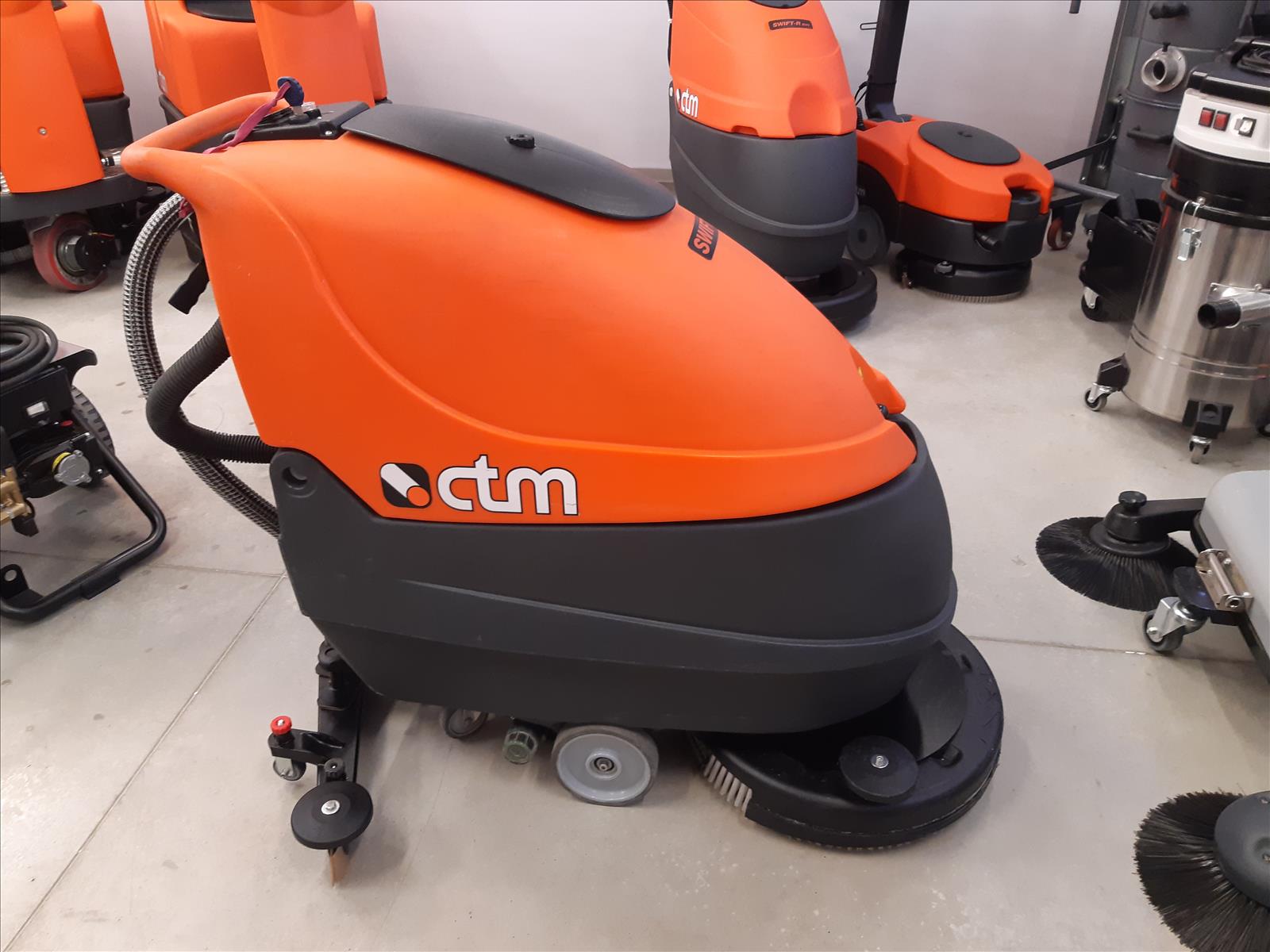 Repasovaný podlahový mycí stroj CTM SWIFT 50B včetně záruky